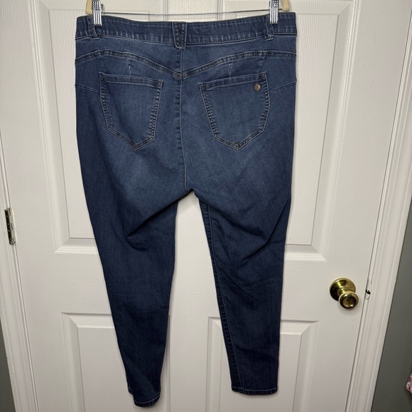 Democracy “ab”solution Womens Blue Jeans Size 16W Medium Wash Skinny Leg GUC - Picture 6 of 7
